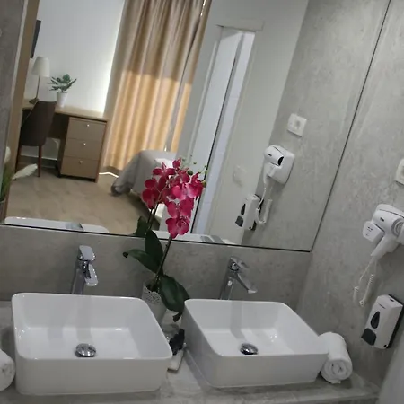 Royal 2 Podstrana بيت للعطل