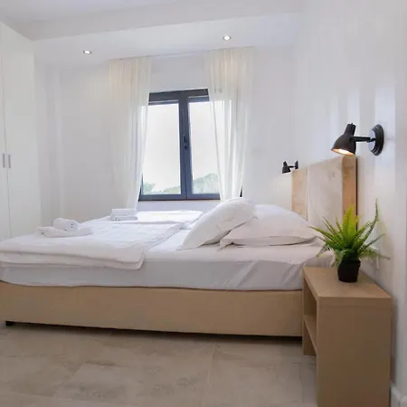 Royal 2 Podstrana بيت للعطل