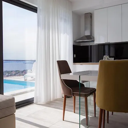 Royal 2 Podstrana بيت للعطل *