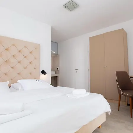 Royal 2 Podstrana * سبليت