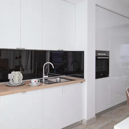 Royal 2 Podstrana بيت للعطل