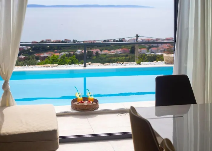 Royal 2 Podstrana * Σπλιτ