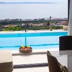 Royal 2 Podstrana * Split